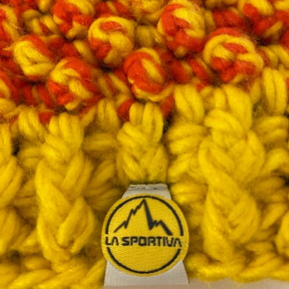 La Sportiva TERRY Pom-Pom Winter Hat - Picture 2 of 8